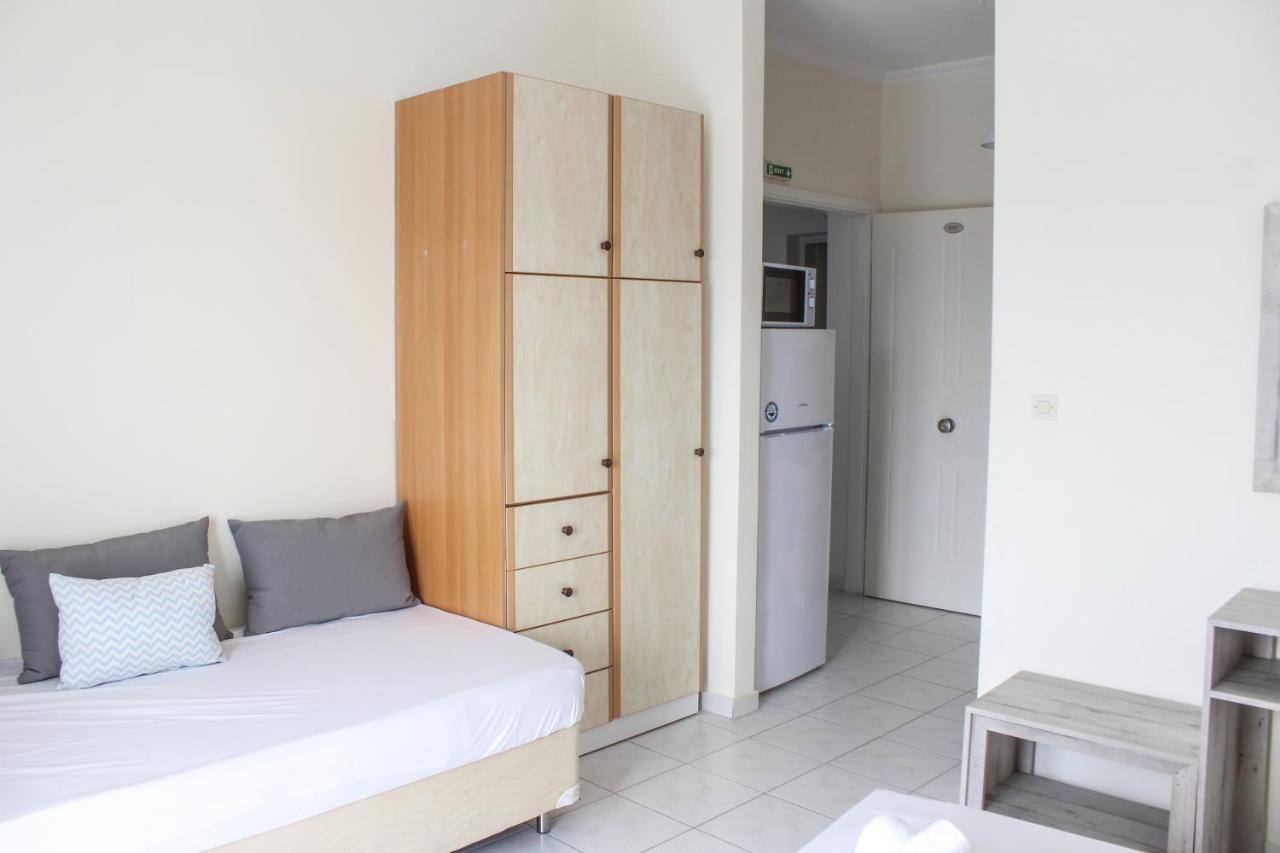 Iason Apartments Loutra Edipsou  Eksteriør billede